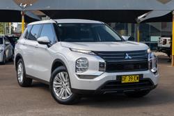 2022 Mitsubishi Outlander ES