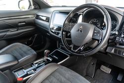 2020 Mitsubishi Outlander Black Edition