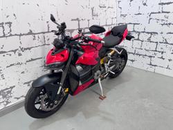 2022 Ducati Streetfighter V2 Streetfighter Red