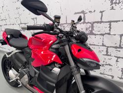 2022 Ducati Streetfighter V2 Streetfighter Red