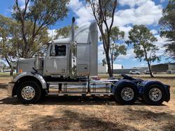 2018 Western Star 4800 Series 4800 FXB Silver