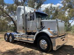 2018 Western Star 4800 Series 4800 FXB Silver