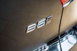 2022 Volvo XC40 Ultimate B5 Dark