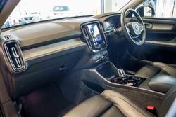 2022 Volvo XC40 Ultimate B5 Dark