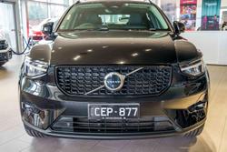 2022 Volvo XC40 Ultimate B5 Dark
