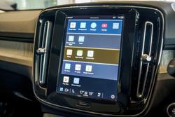 2022 Volvo XC40 Ultimate B5 Dark