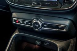 2022 Volvo XC40 Ultimate B5 Dark