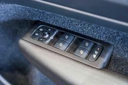 2022 Volvo XC40 Ultimate B5 Dark