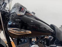 2014 Harley-Davidson FLD SWITCHBACK Black