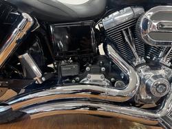 2014 Harley-Davidson FLD SWITCHBACK Black