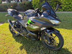 2023 Kawasaki NINJA 400 grey