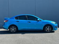 2011 Mazda 3 Neo