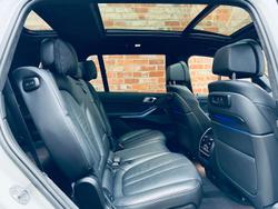 2019 BMW X7 xDrive30d G07 4X4 Constant Mineral White