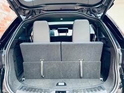 2023 Land Rover Discovery Sport P250 R-Dynamic SE L550 MY23.5 4X4 Constant Santorini Black