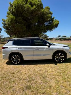 2022 Mitsubishi Outlander Exceed Tourer