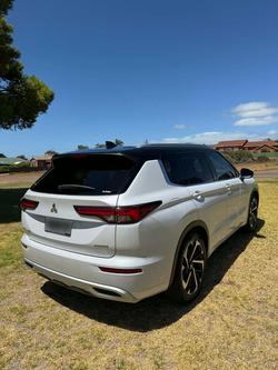 2022 Mitsubishi Outlander Exceed Tourer