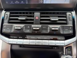 2022 Toyota Landcruiser VX