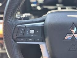 2022 Mitsubishi Outlander Exceed