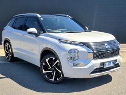 2022 Mitsubishi Outlander Exceed