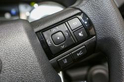 2025 Toyota Hilux SR