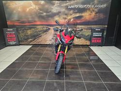 2020 BMW F 900 XR RED