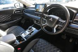 2023 Mitsubishi Outlander Exceed