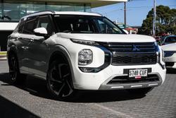 2023 Mitsubishi Outlander Exceed