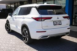 2023 Mitsubishi Outlander Exceed