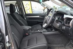 2020 Toyota Hilux SR5