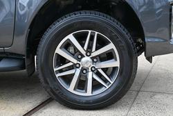 2020 Toyota Hilux SR5