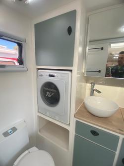 2024 Quantum Classic 21'6 - Simply Stunning