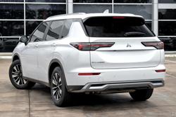 2025 Mitsubishi Outlander LS