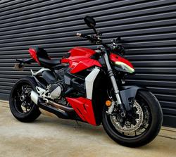 Ducati Streetfighter V2