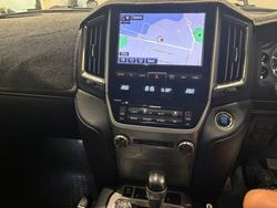 2020 Toyota LANDCRUISER LC200 4.5L T/D A/T Sahara 7 Seat (Beige Trim)