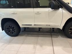 2020 Toyota LANDCRUISER LC200 4.5L T/D A/T Sahara 7 Seat (Beige Trim)