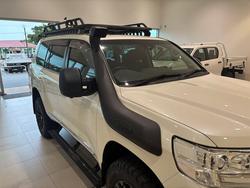 2020 Toyota LANDCRUISER LC200 4.5L T/D A/T Sahara 7 Seat (Beige Trim)