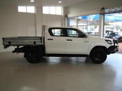 2022 Toyota Hilux SR