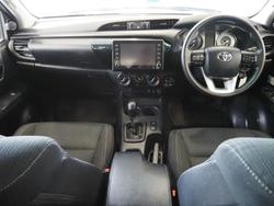 2022 Toyota Hilux SR