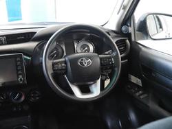 2022 Toyota Hilux SR