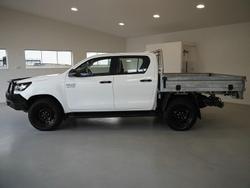 2022 Toyota Hilux SR