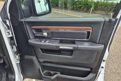 2019 RAM 1500 Laramie DS MY19 4X4 Dual Range Bright White