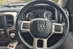 2019 RAM 1500 Laramie DS MY19 4X4 Dual Range Bright White