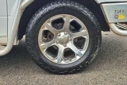 2019 RAM 1500 Laramie DS MY19 4X4 Dual Range Bright White