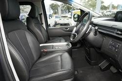 2022 Hyundai STARIA Highlander