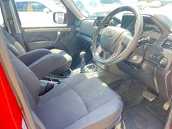 2023 Mahindra PIK-UP S11 4X4 Red Rage