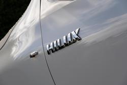 2018 Toyota Hilux Workmate TGN121R 4x2 Glacier White