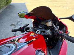 2015 Honda CBR1000RR (FIREBLADE) Red