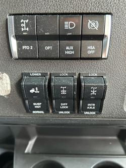 2022 Freightliner Cascadia 126 WHITE