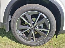 2023 Nissan QASHQAI Ti J12 MY23 Ivory Pearl with Pearl Black Roof