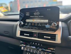 2026 Nissan Navara ST-X